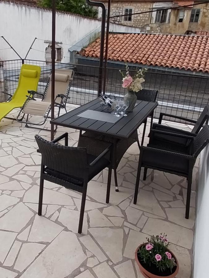 Kuca Za Odmor Varos Villa Vrlika Dış mekan fotoğraf